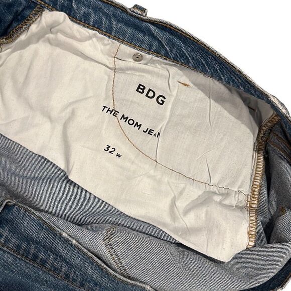 Urban Outfitters BDG The Mom Jean Straight Leg High Rise Blue Denim Jeans 32W - Picture 11 of 11